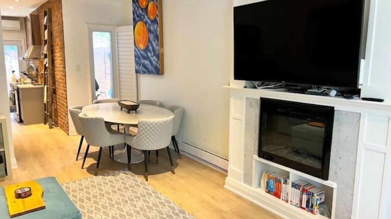 Photo of Livingroom in Leslieville