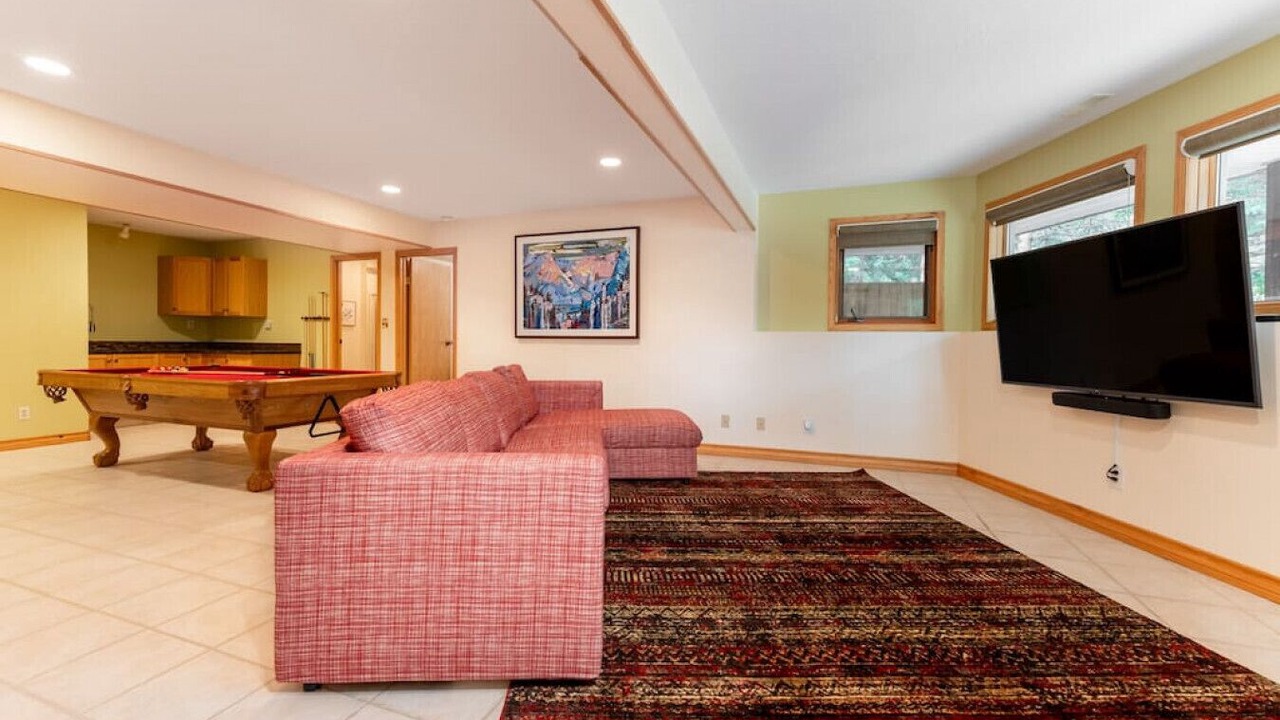 Photo of Livingroom in Jasper East