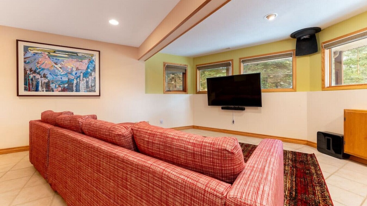 Photo of Livingroom in Jasper East