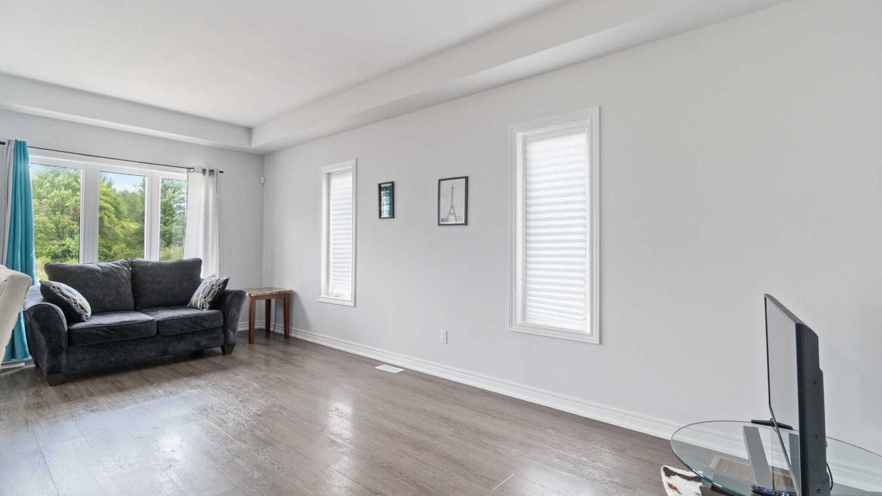 Photo of Livingroom in Welland