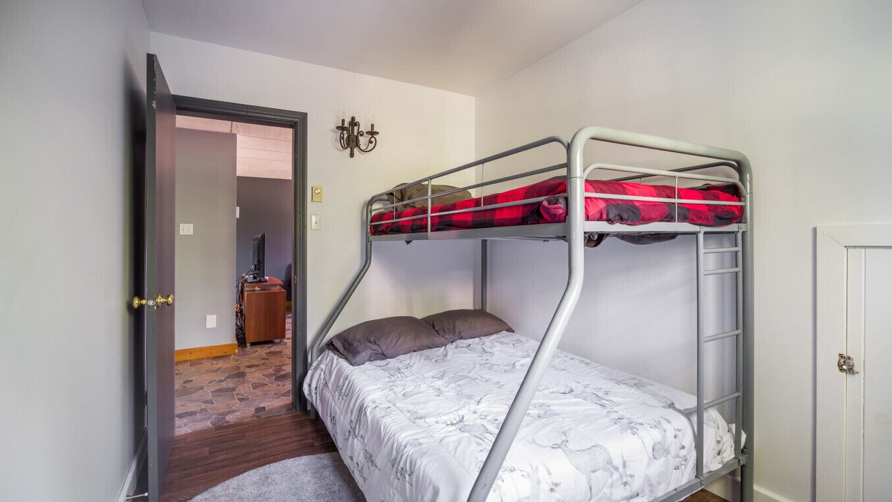 Photo of Bedroom in St-Adolphe-d'Howard
