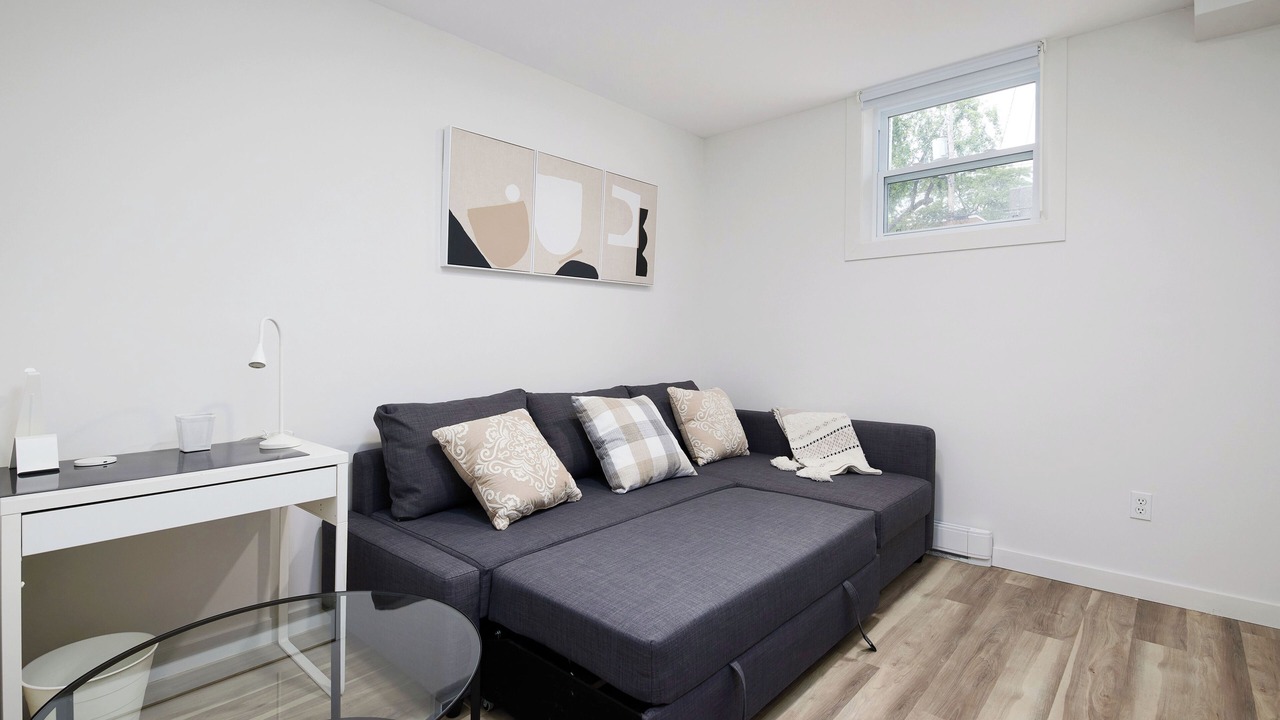 Photo of Livingroom in Ahuntsic
