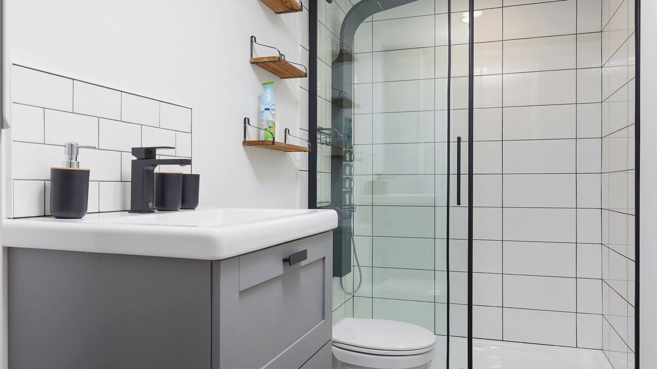 Photo of Bathroom in Ahuntsic