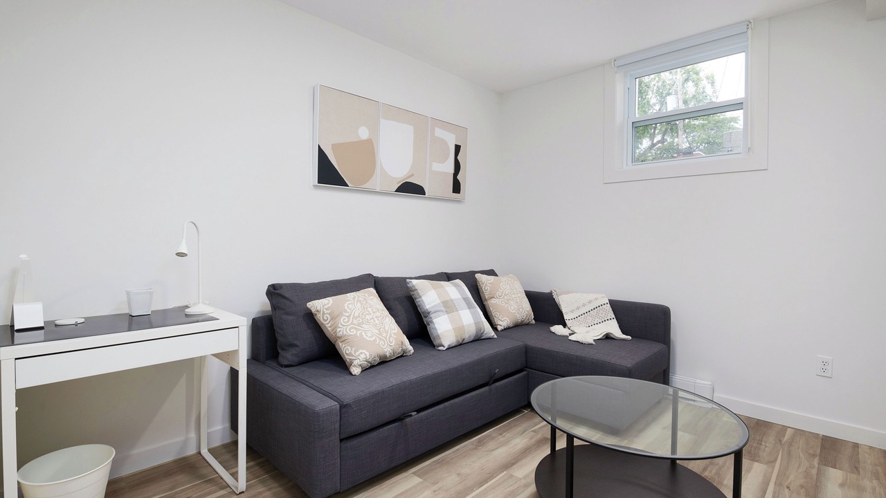 Photo of Livingroom in Ahuntsic