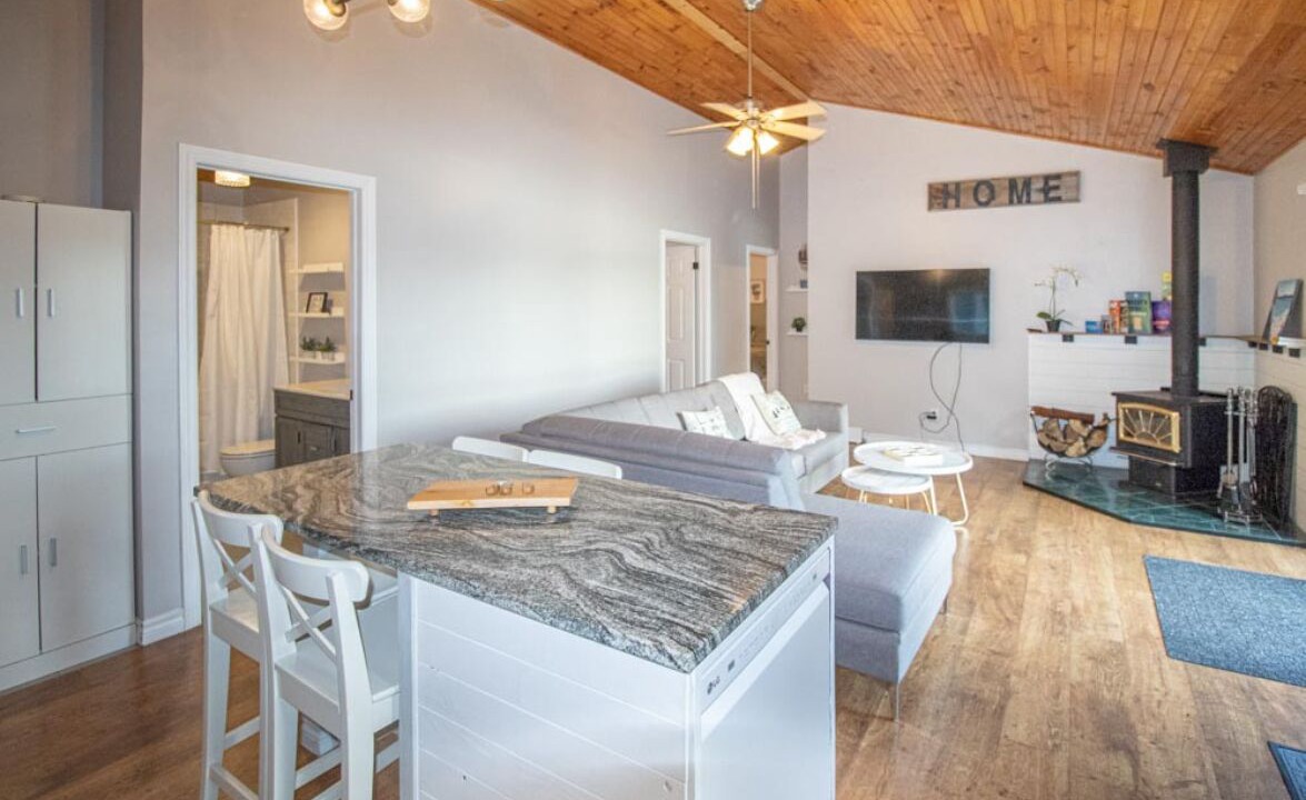 Photo of Livingroom in Havelock-Belmont-Methuen