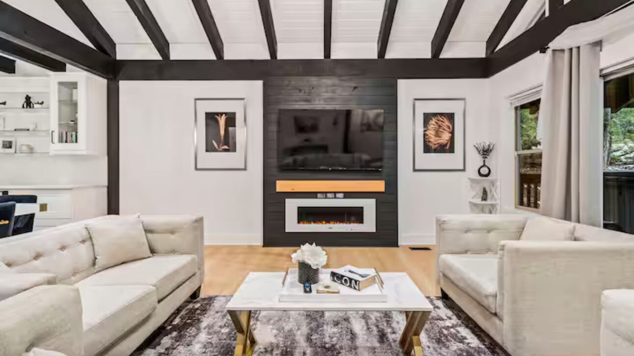 Photo of Livingroom in Swansea Point