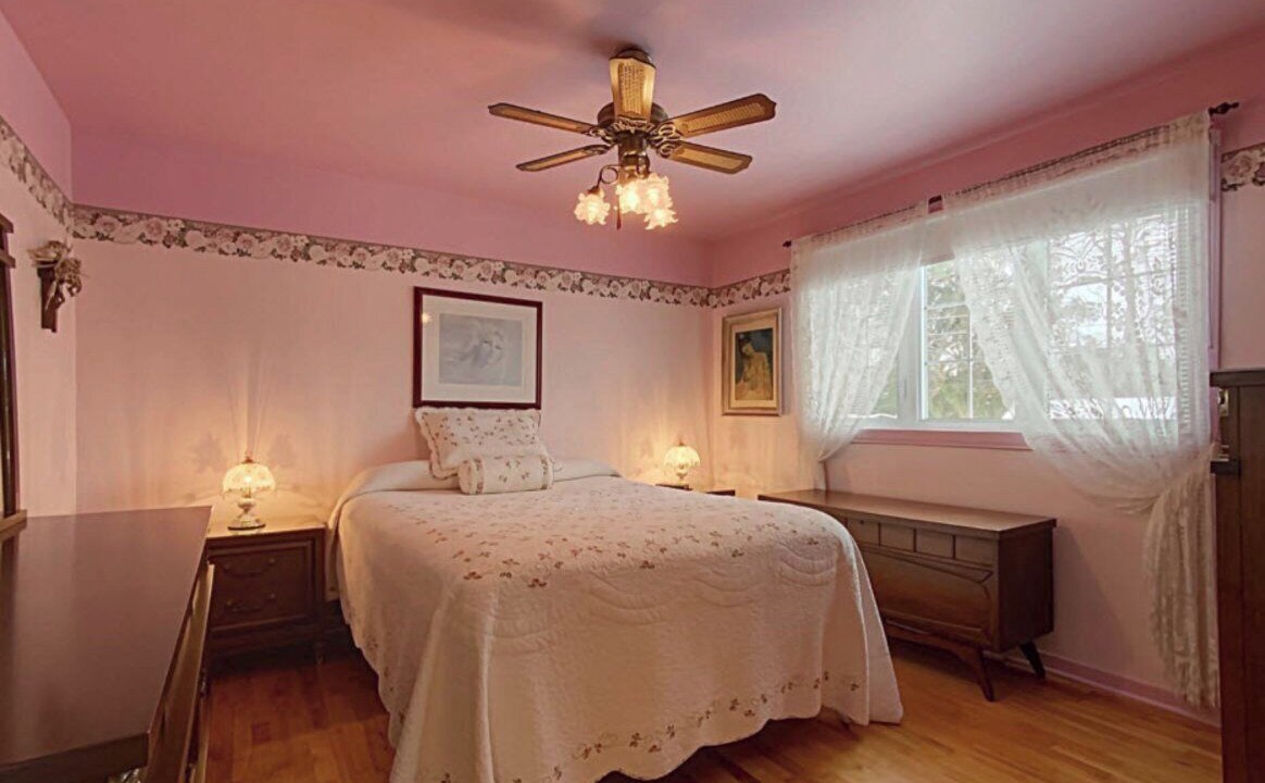 Photo of Bedroom in Longueuil