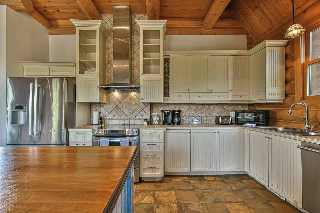 Photo of Kitchen in Saint-Faustin-Lac-Carre