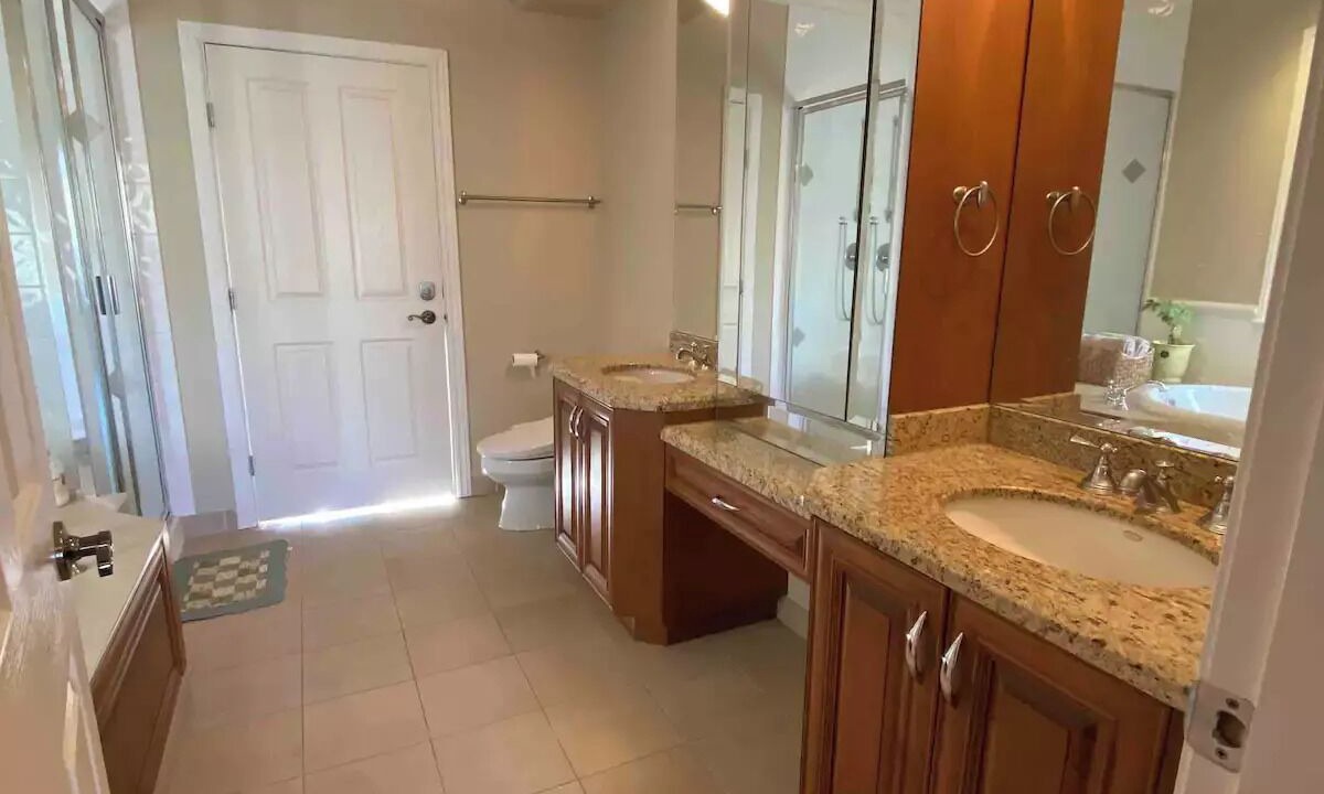Photo of Bathroom in Steveston