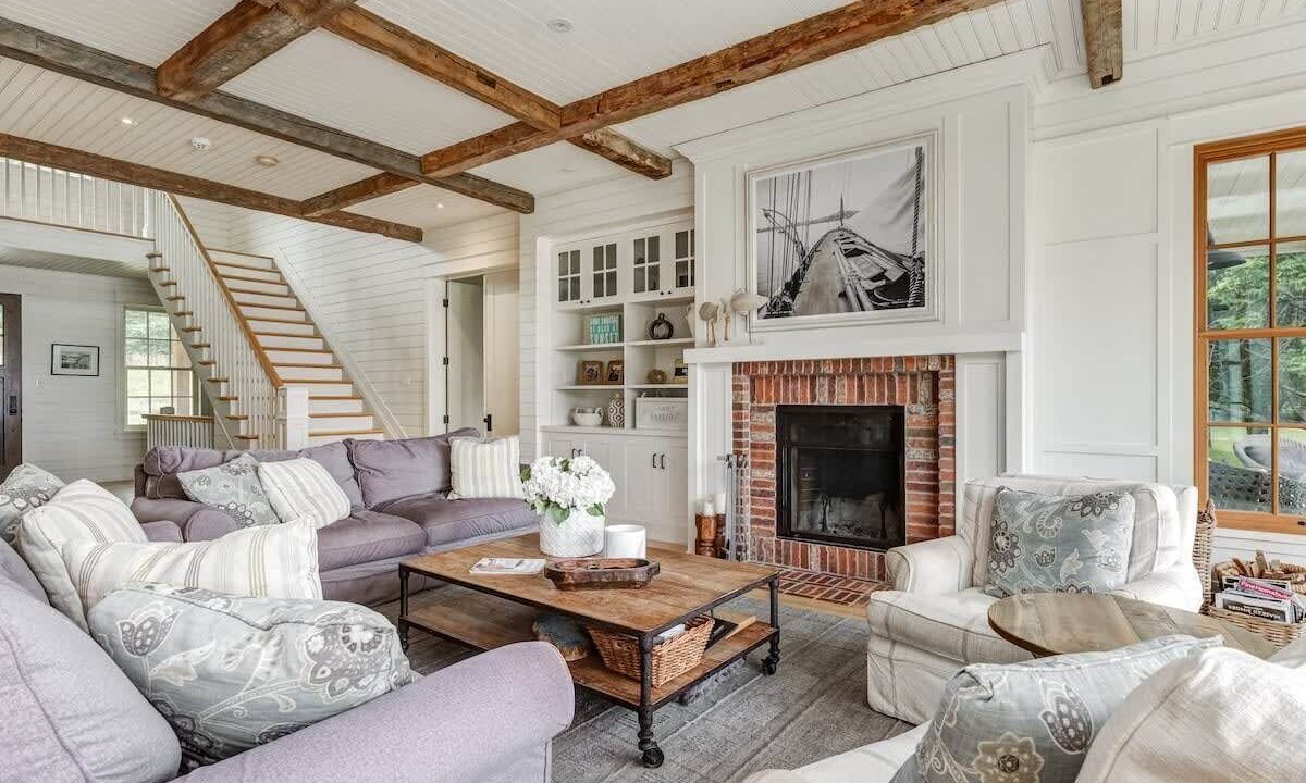 Photo of Livingroom in Rideau Lakes