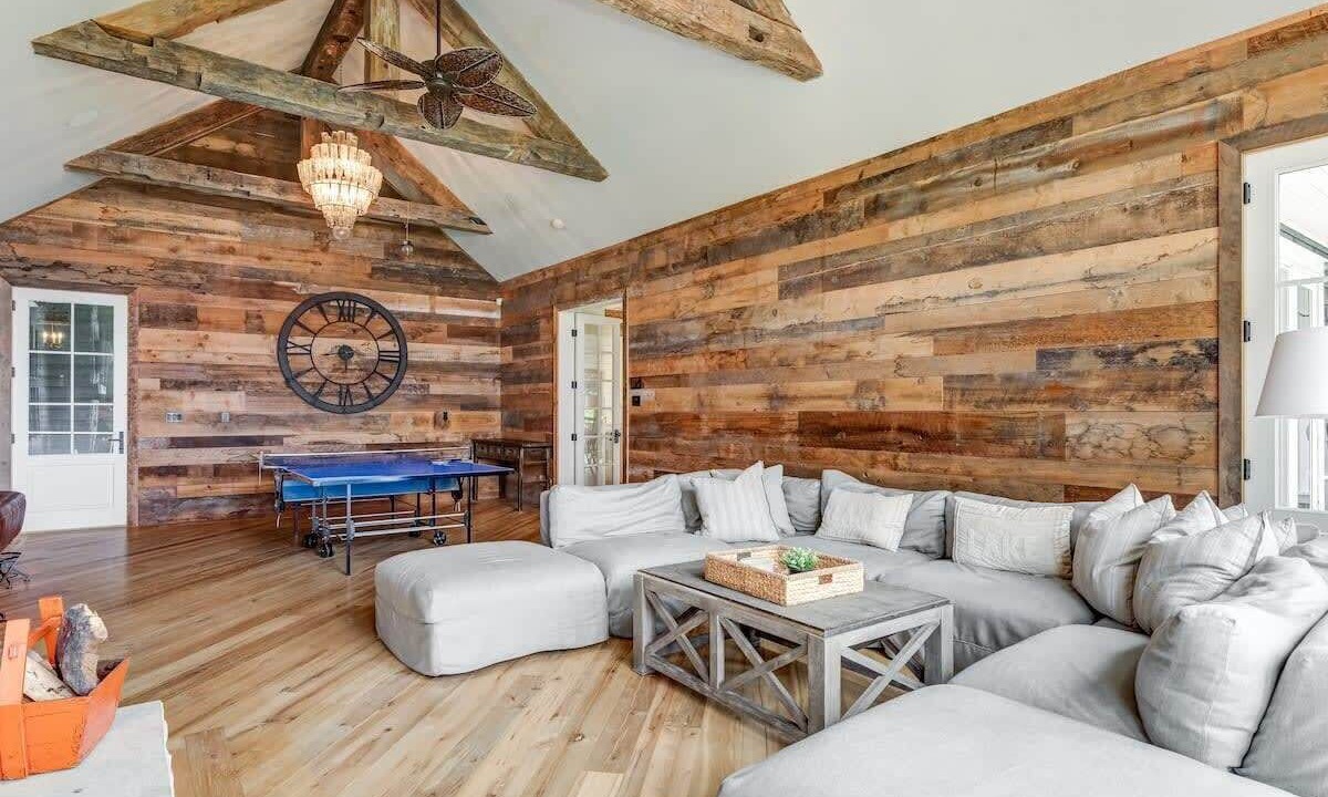 Photo of Livingroom in Rideau Lakes