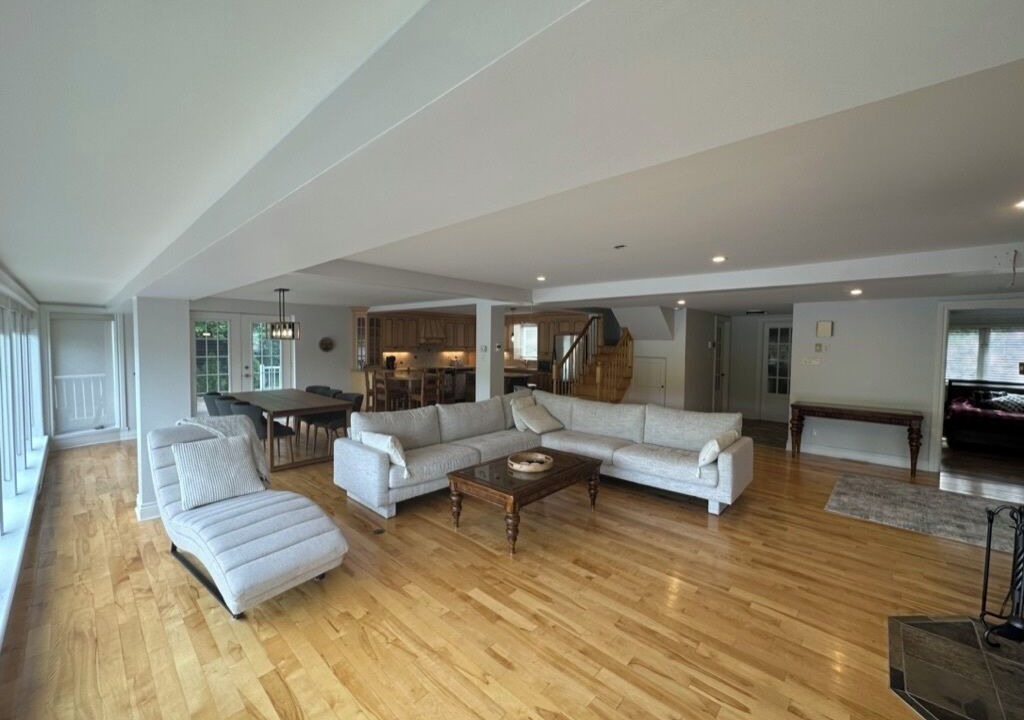 Photo of Livingroom in Sainte-Marguerite-du-Lac-Masson