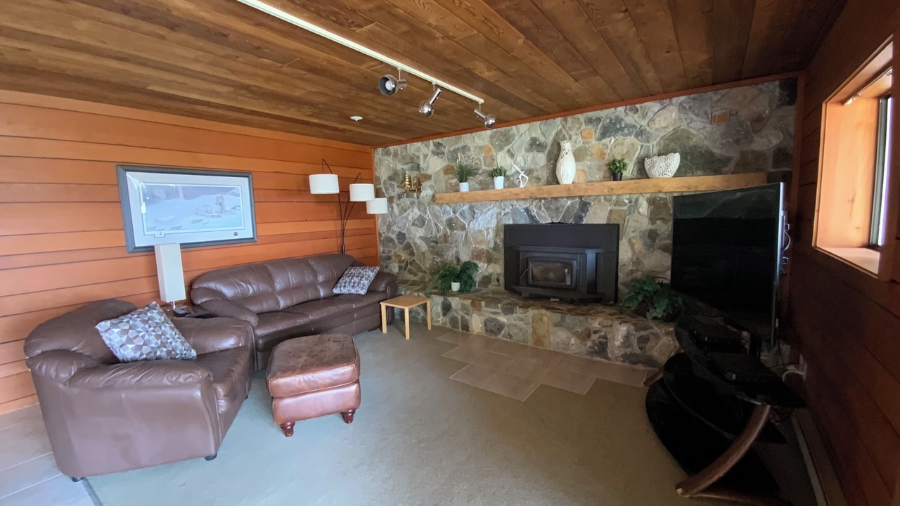 Photo of Livingroom in Quadra Island