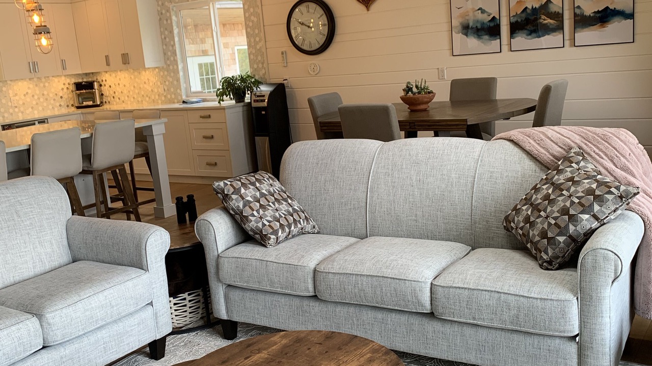Photo of Livingroom in Quadra Island