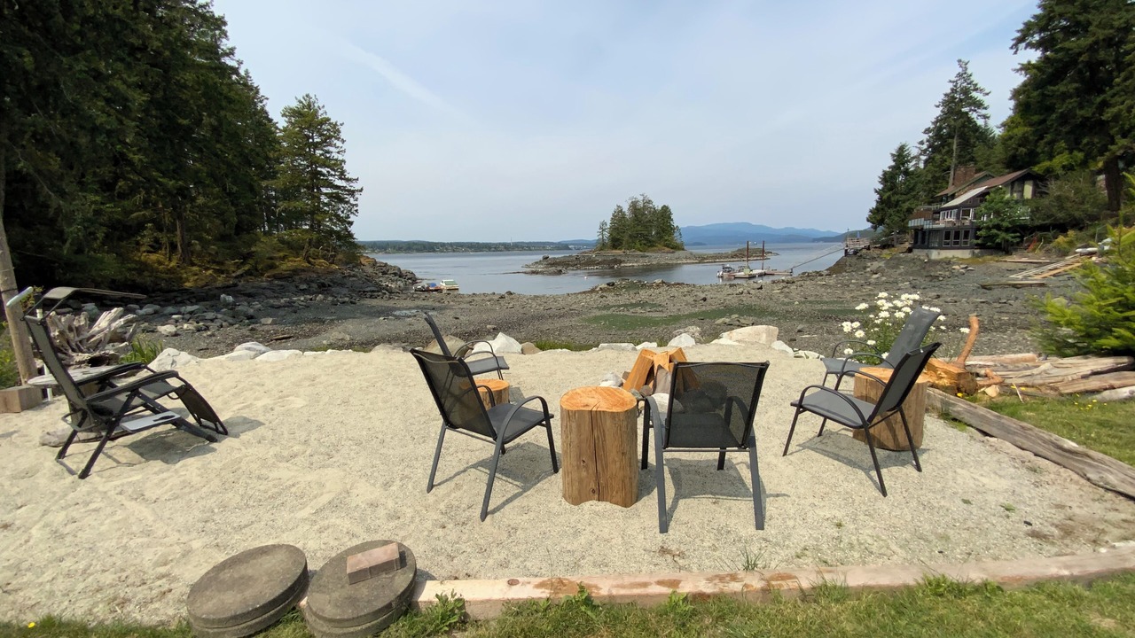 Photo of Patio Balcony in Quadra Island