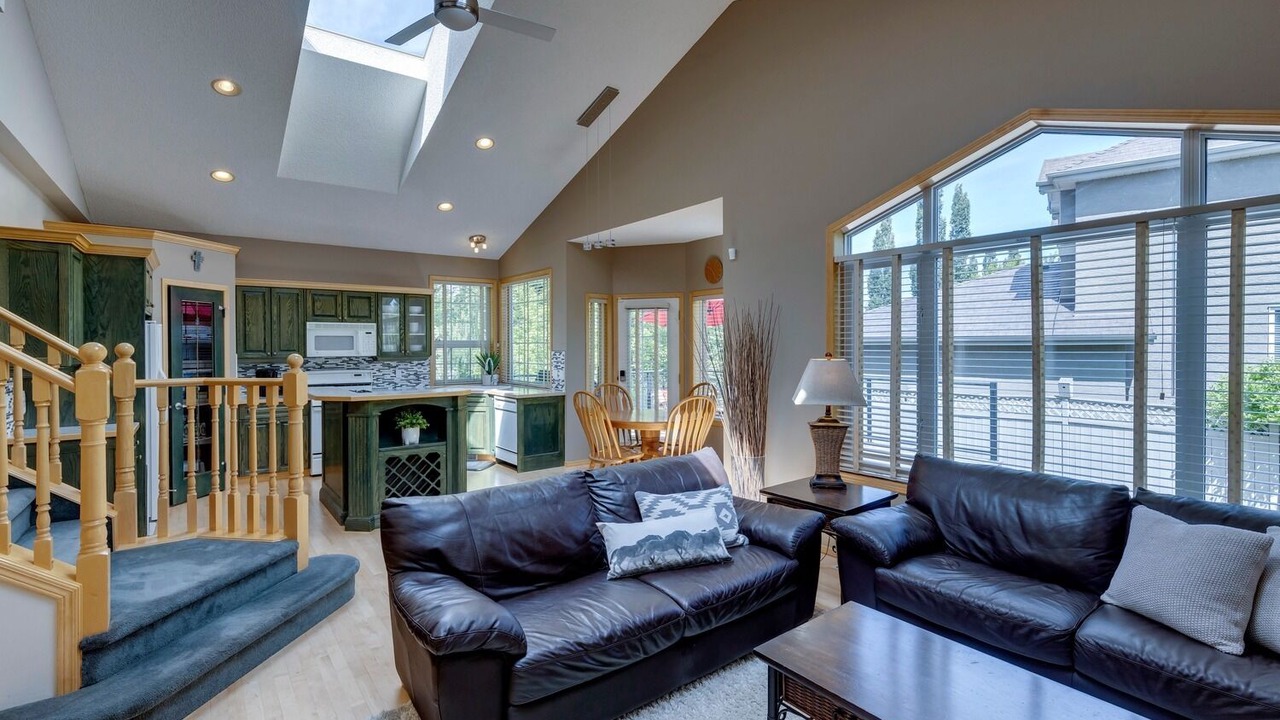 Photo of Livingroom in Southeast Calgary