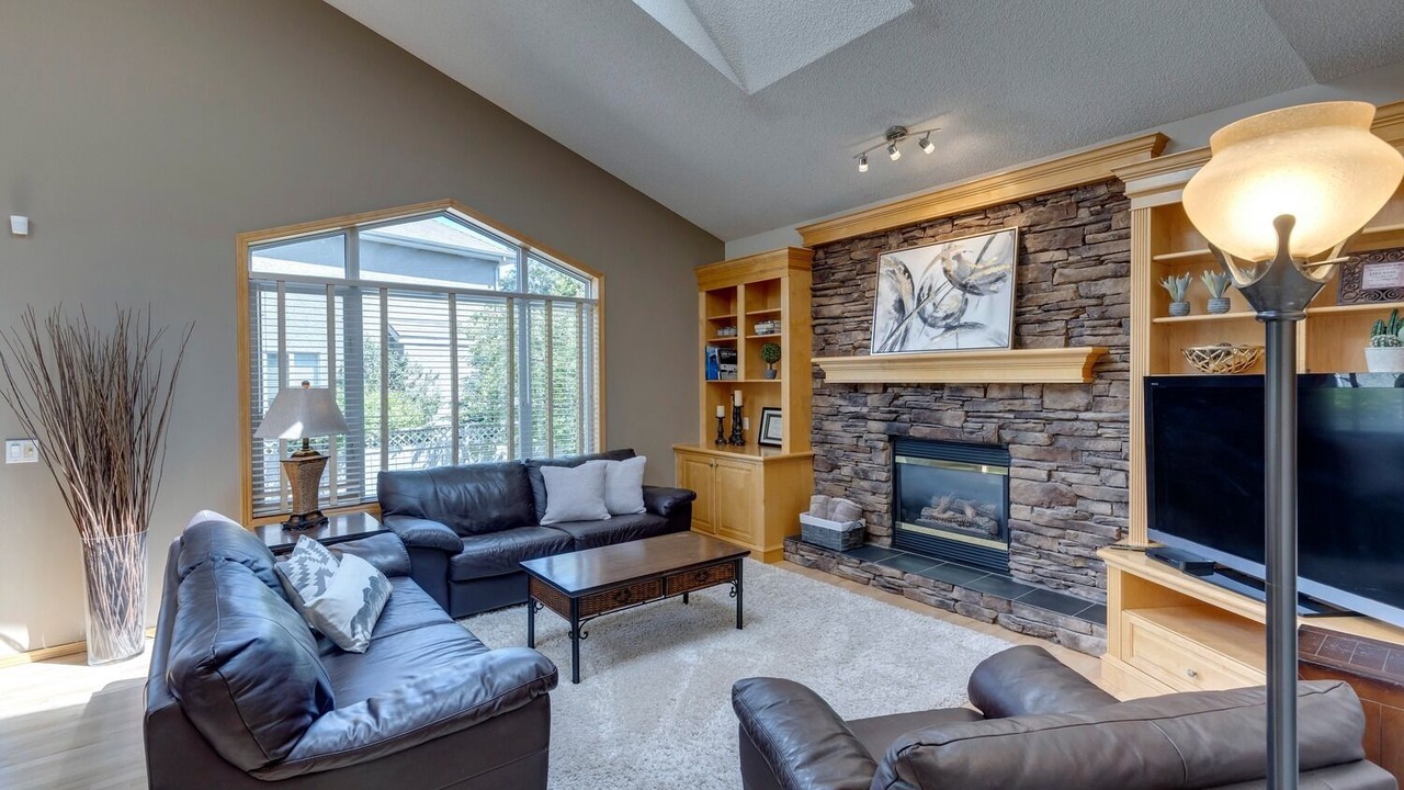 Photo of Livingroom in Southeast Calgary