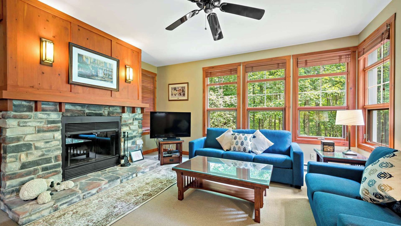 Photo of Livingroom in Tremblant-Les-Eaux