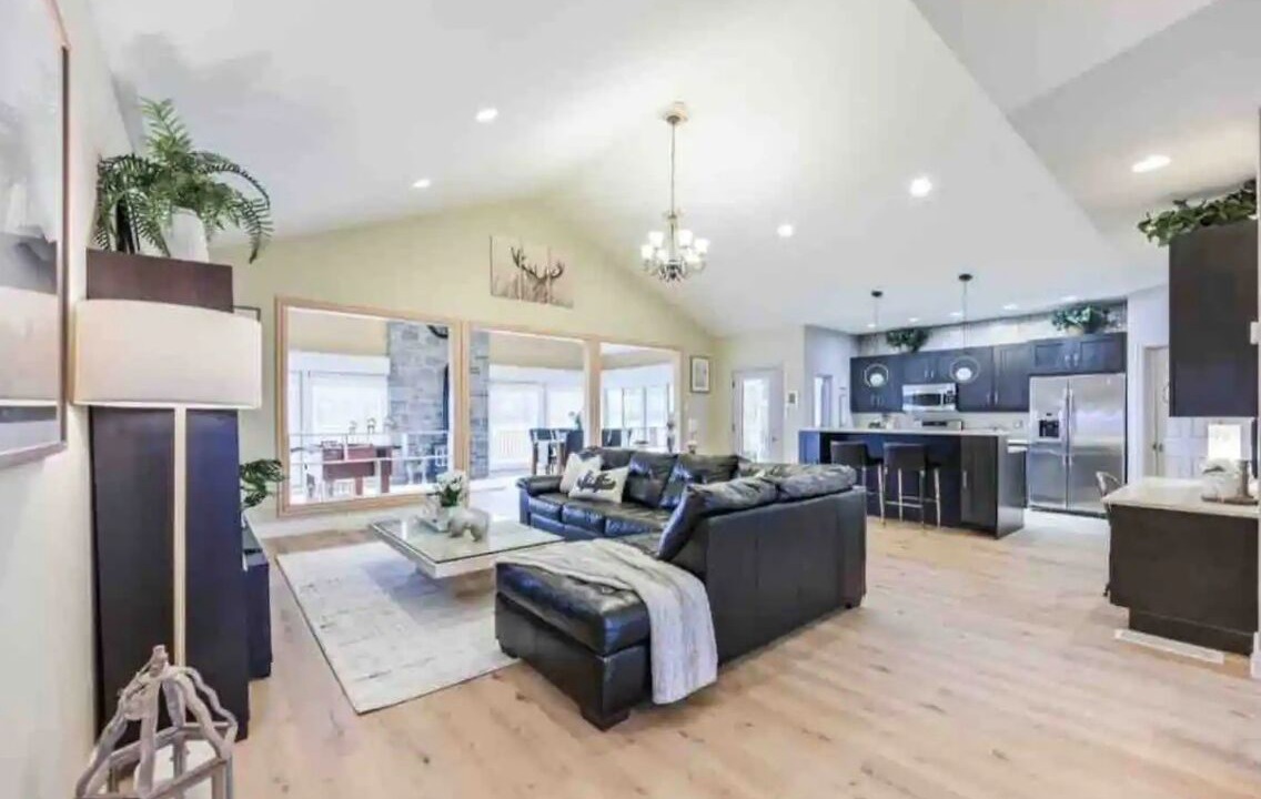Photo of Livingroom in Utterson