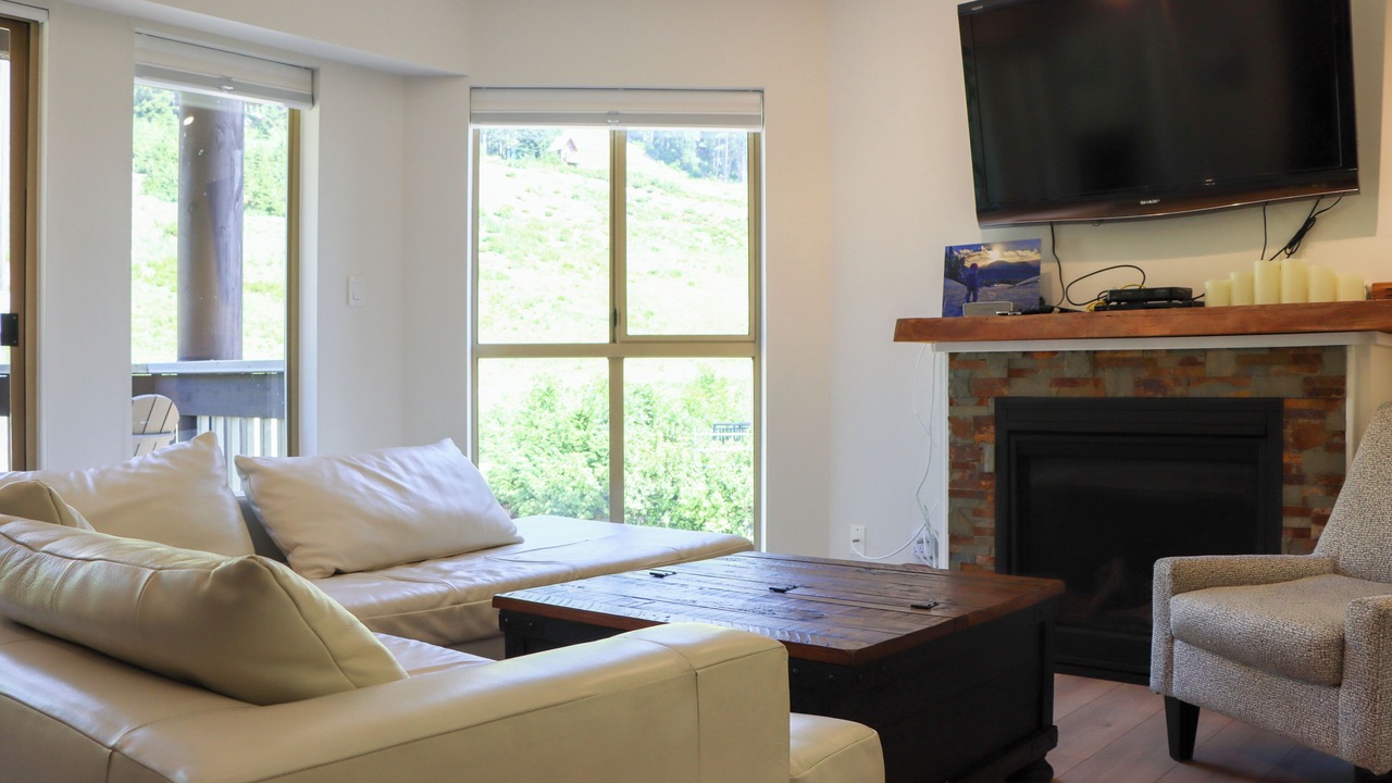 Photo of Livingroom in Courtenay