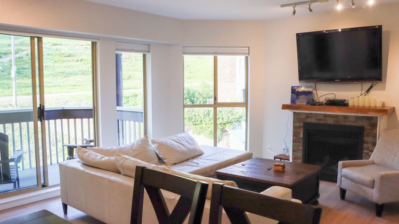 Photo of Livingroom in Courtenay