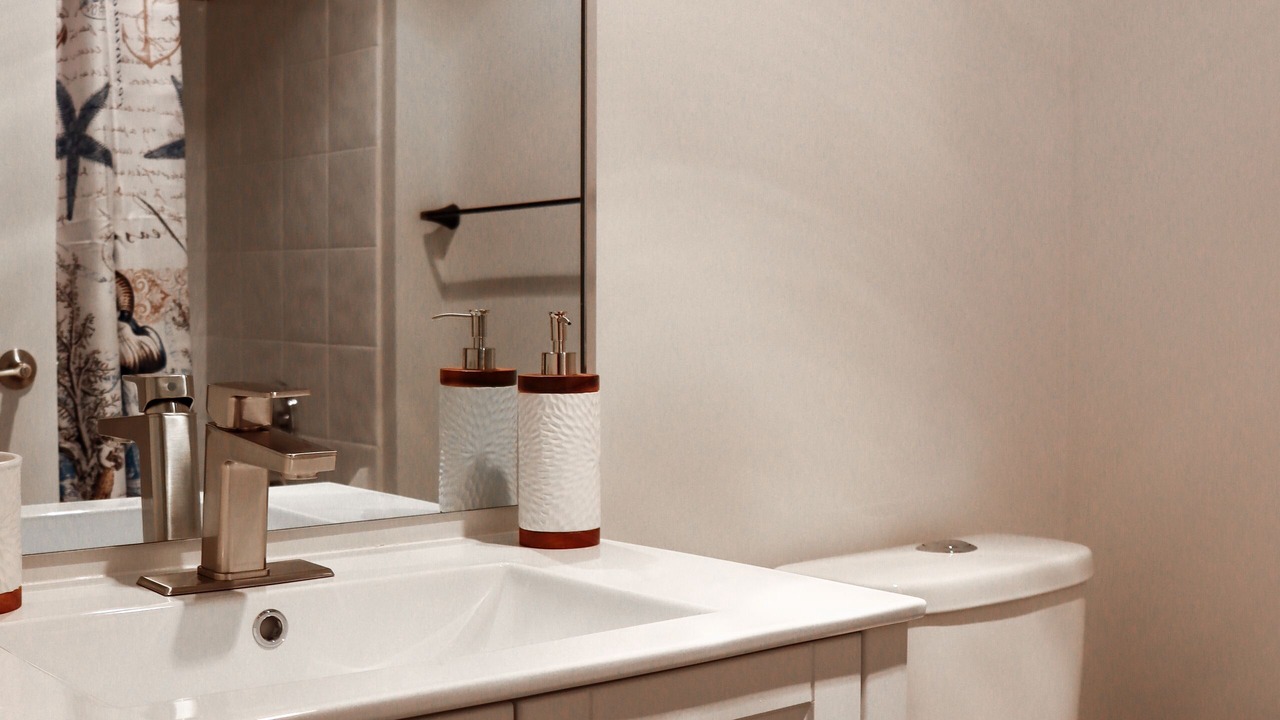 Photo of Bathroom in Courtenay