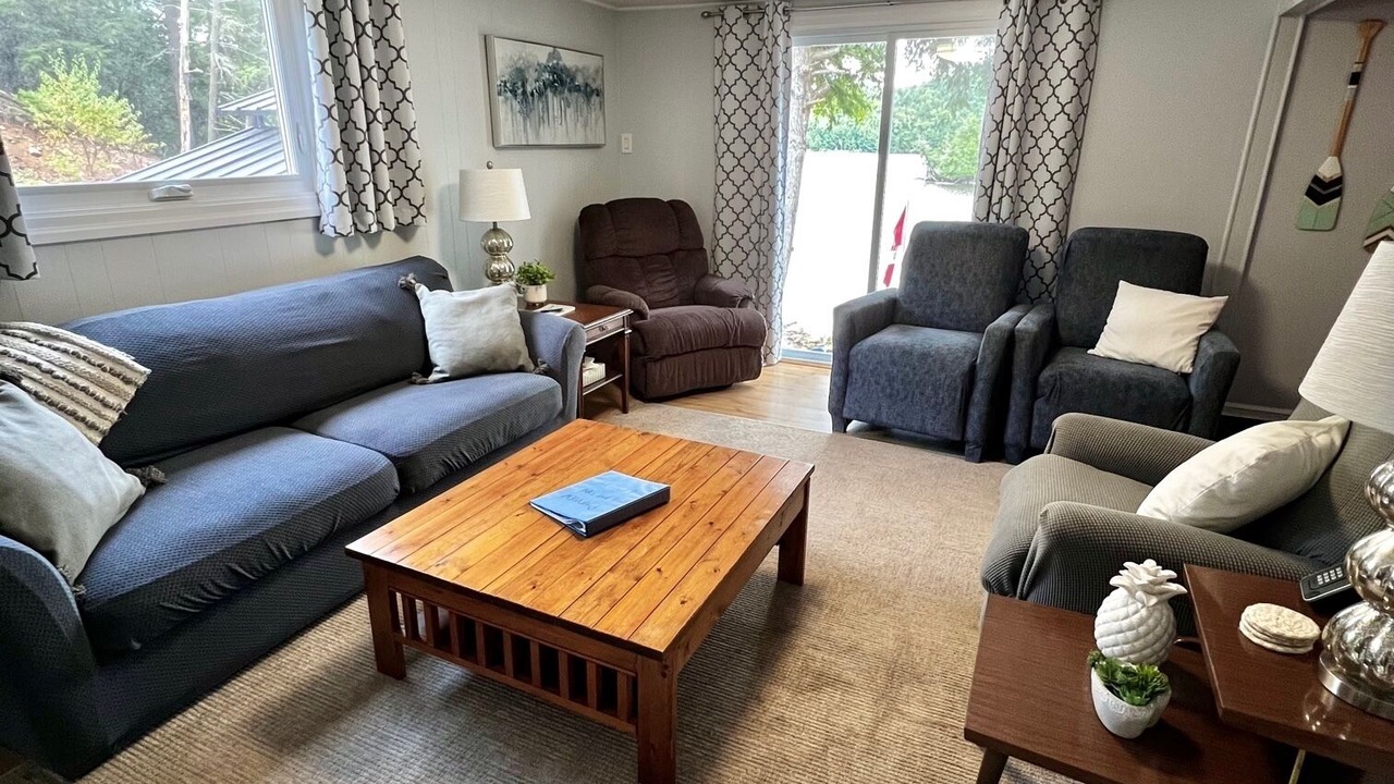 Photo of Livingroom in Dysart et al