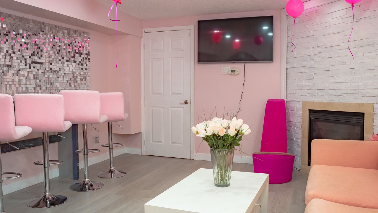 Photo of Livingroom in Mississauga Valleys