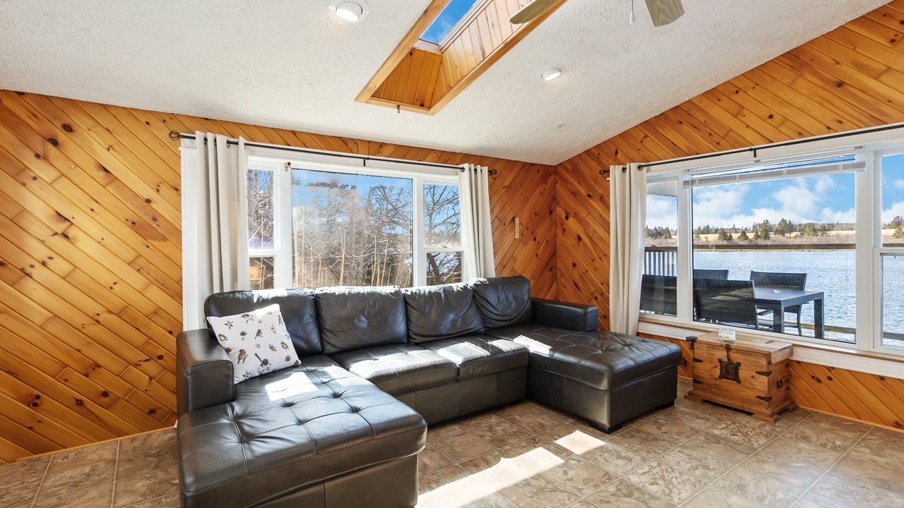 Photo of Livingroom in Heckmans Island