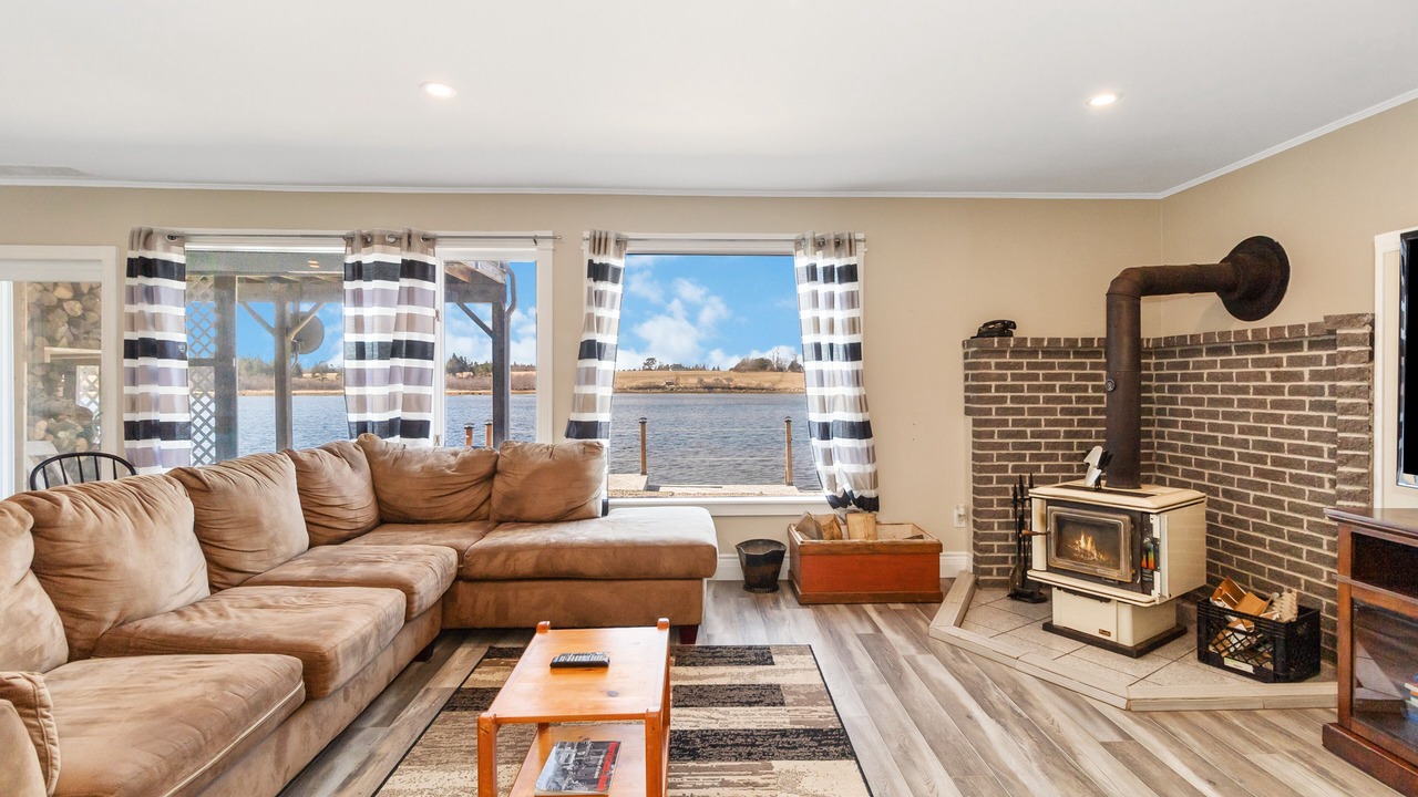 Photo of Livingroom in Heckmans Island