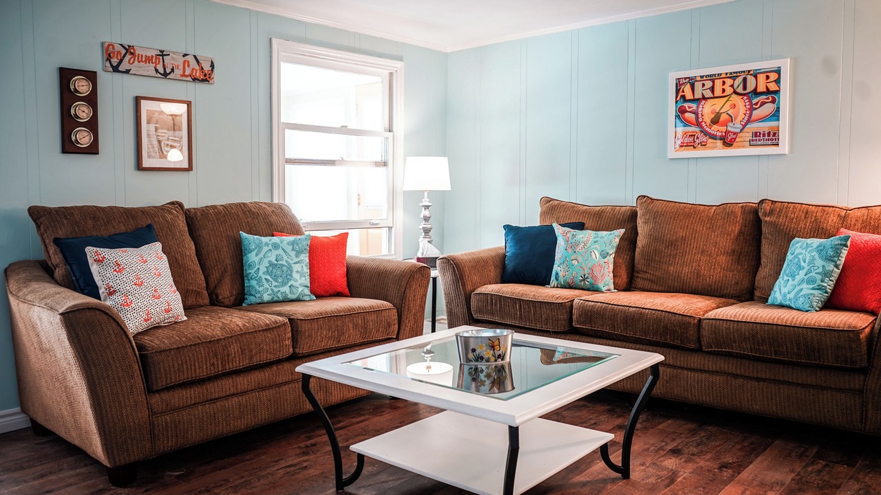 Photo of Livingroom in Port Dover