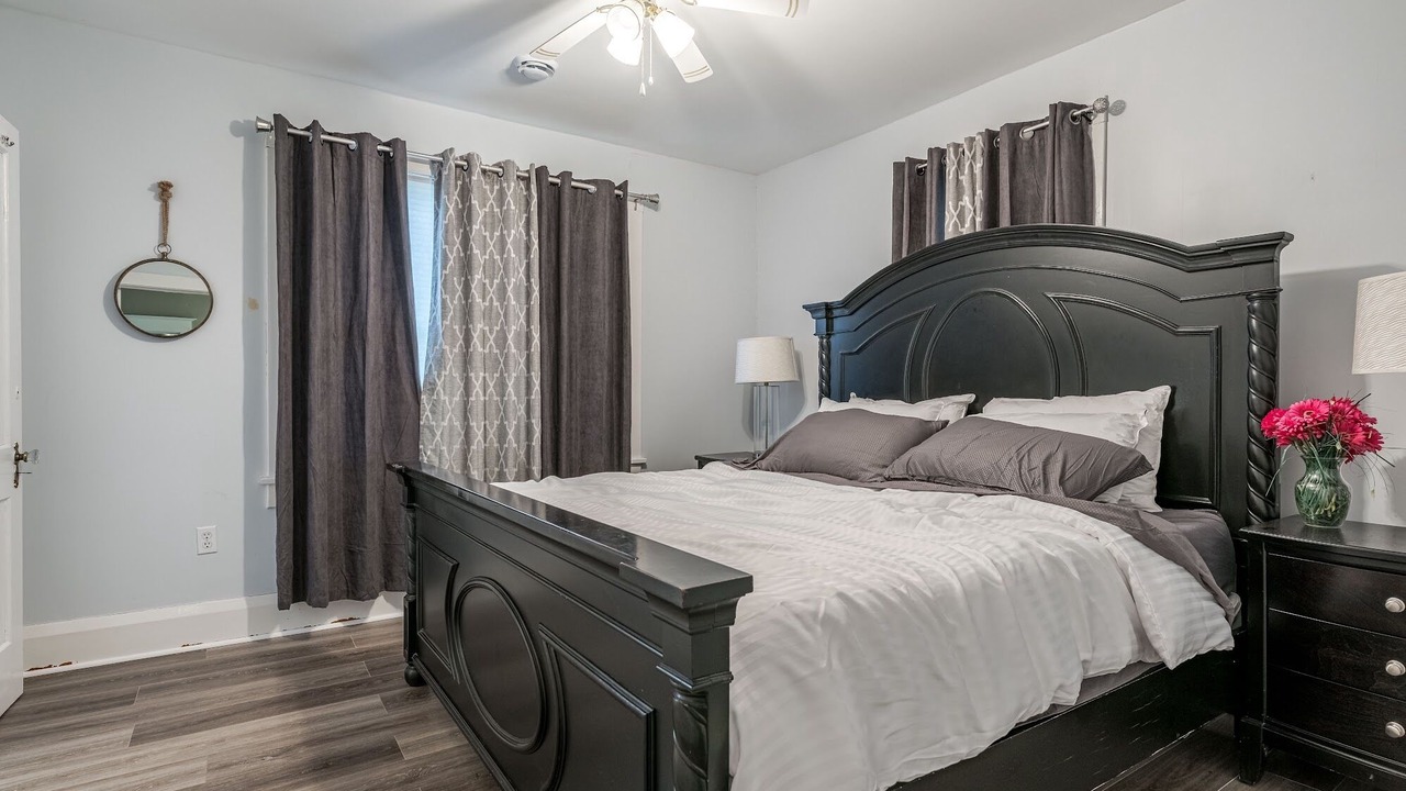 Photo of Bedroom in Waverly Beach
