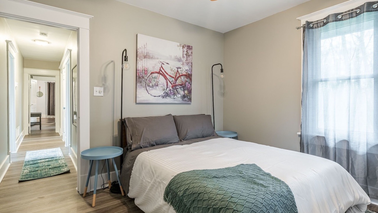 Photo of Bedroom in Waverly Beach