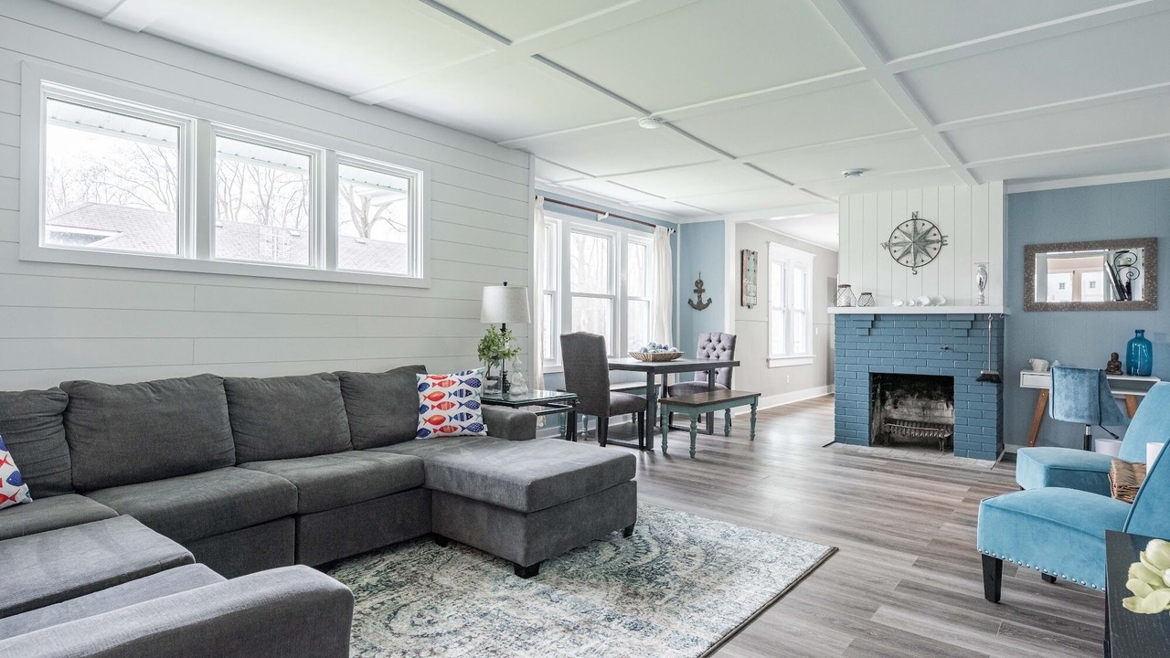 Photo of Livingroom in Waverly Beach