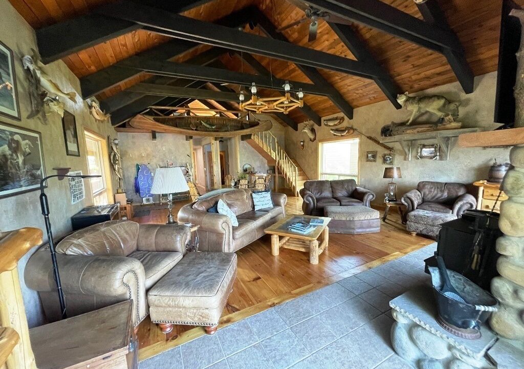 Photo of Livingroom in Sioux Narrows Nestor Falls