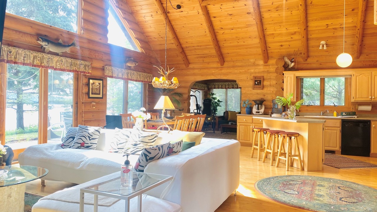 Photo of Livingroom in Sioux Narrows Nestor Falls