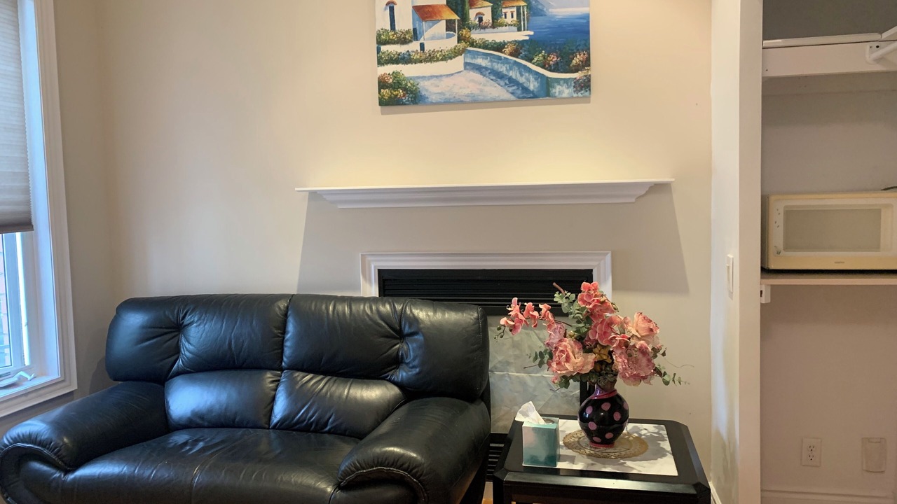 Photo of Livingroom in Aurora