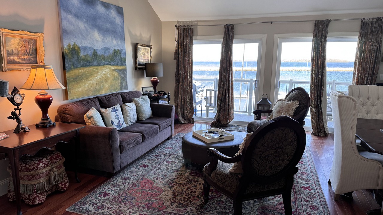 Photo of Livingroom in Western Shore