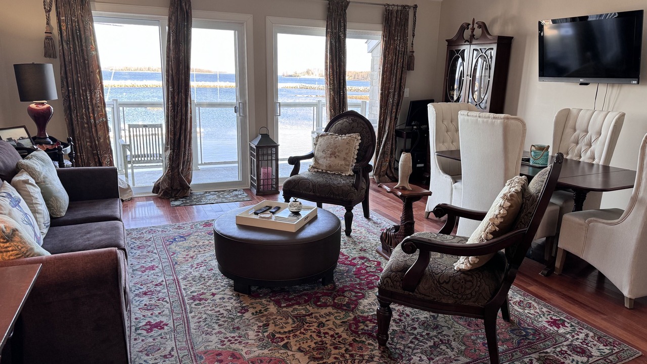 Photo of Livingroom in Western Shore