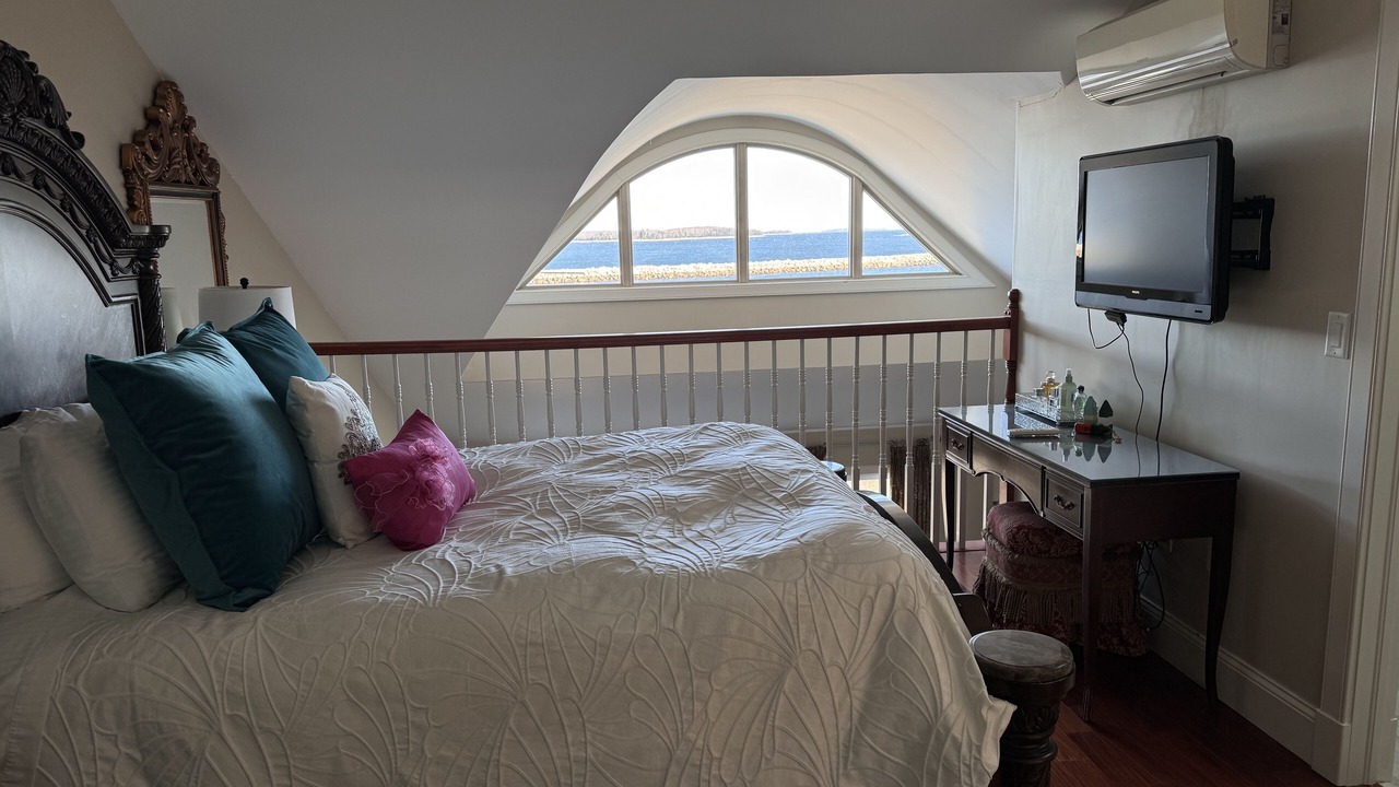 Photo of Bedroom in Western Shore