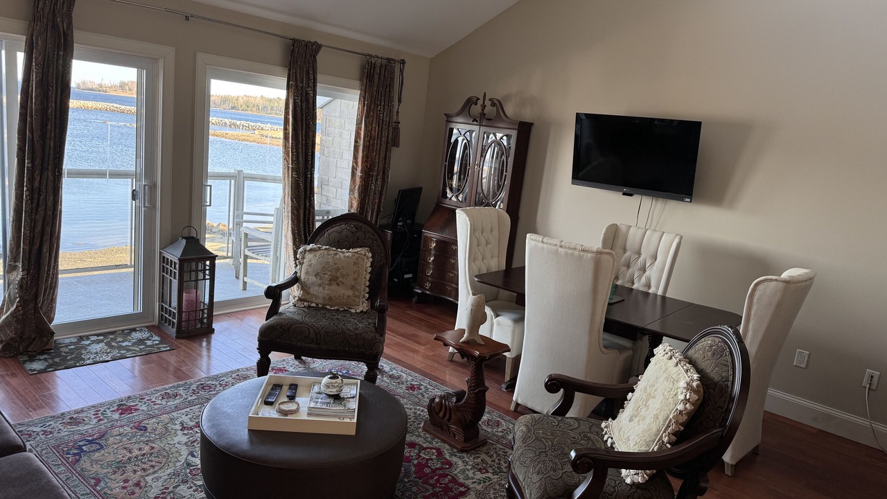 Photo of Livingroom in Western Shore