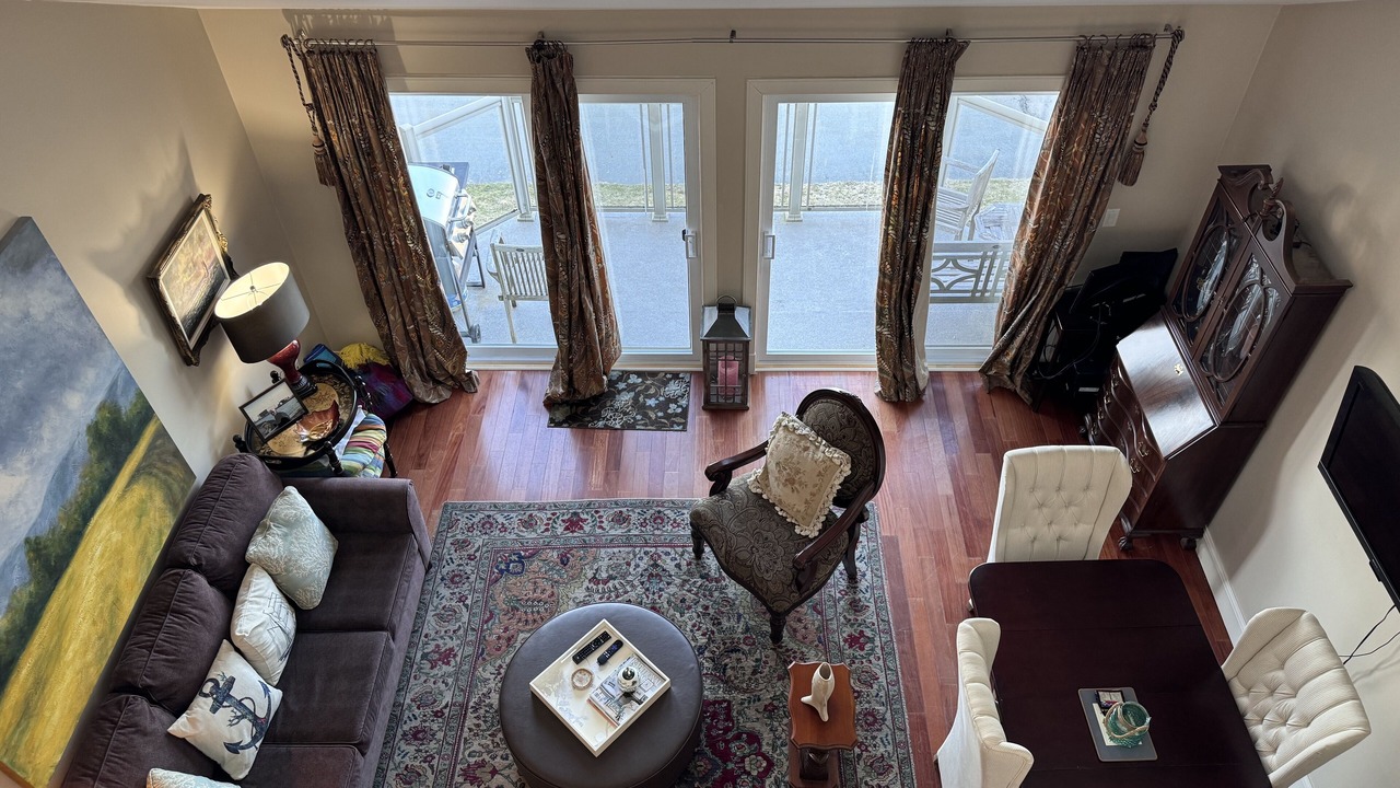 Photo of Livingroom in Western Shore