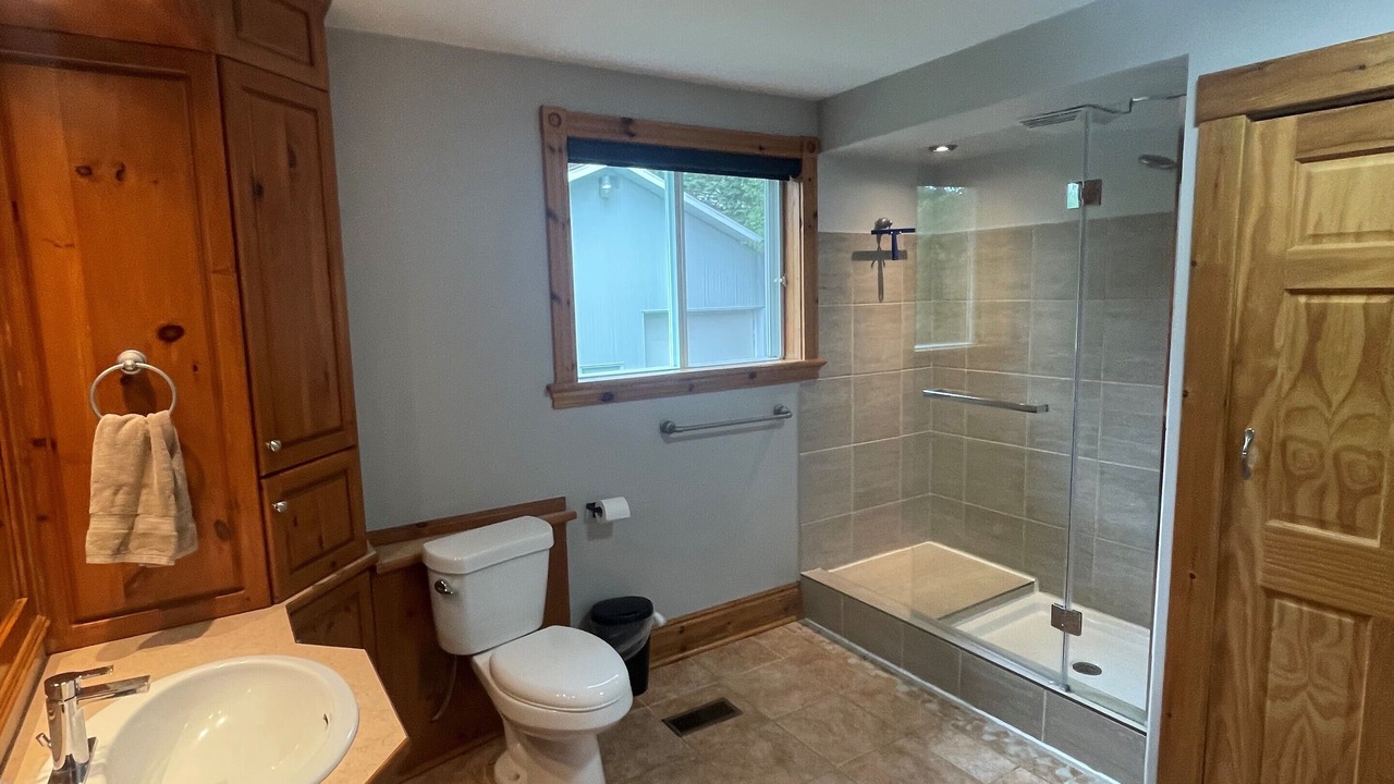 Photo of Bathroom in Val-Alain