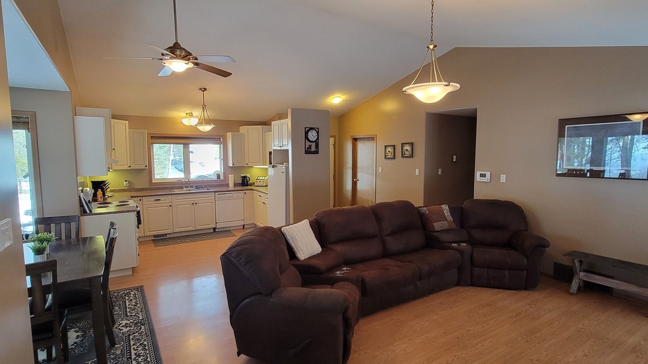 Photo of Livingroom in Chitek Lake