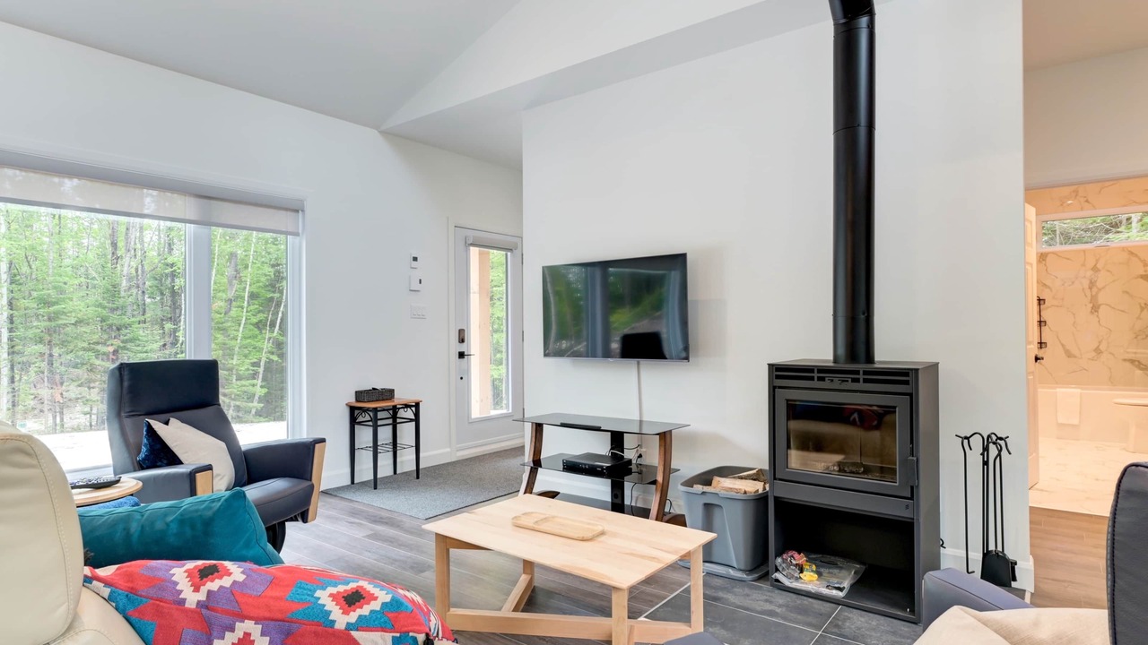 Photo of Livingroom in Amherst