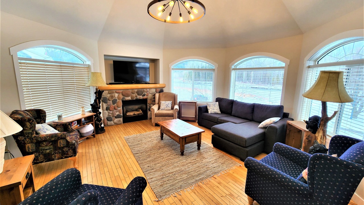 Photo of Livingroom in East Kootenay