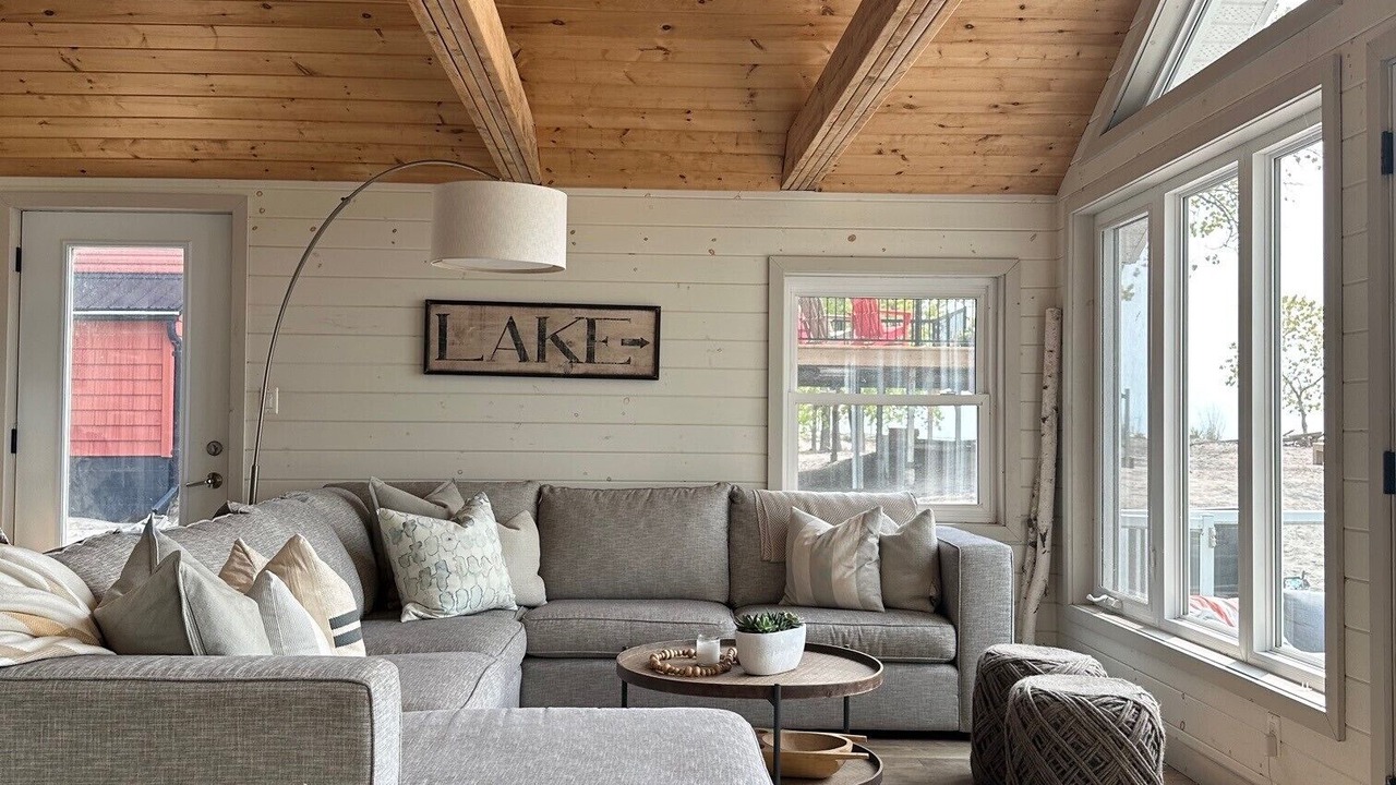 Photo of Livingroom in Long Point