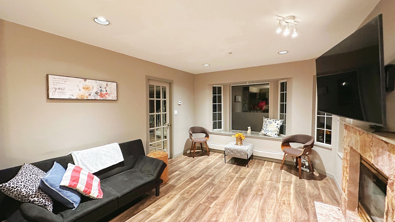 Photo of Livingroom in West Point Grey