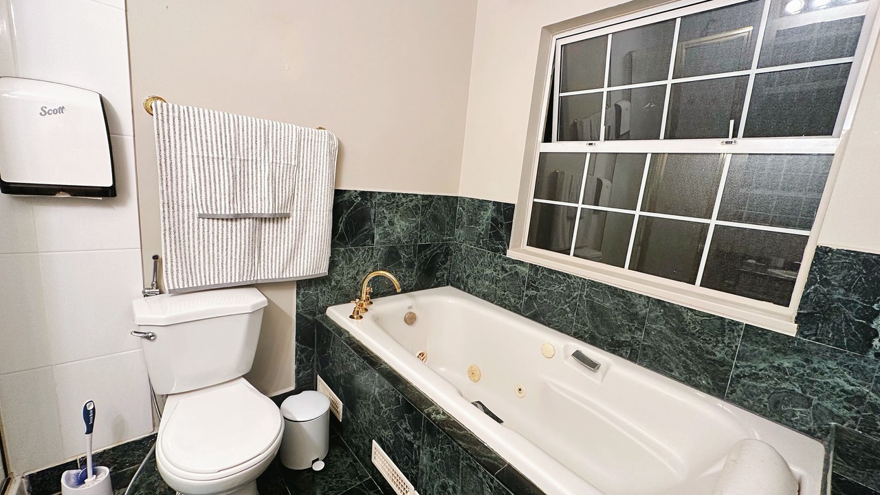 Photo of Bathroom in West Point Grey