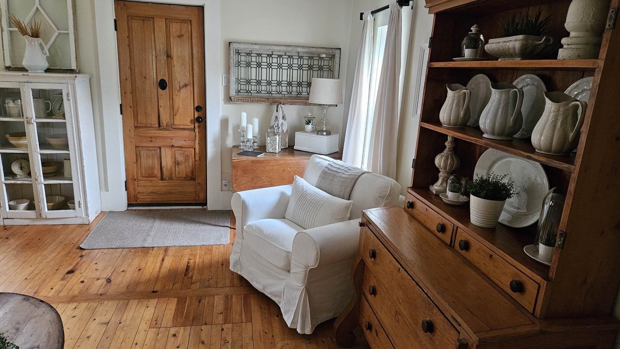 Photo of Livingroom in Mahone Bay